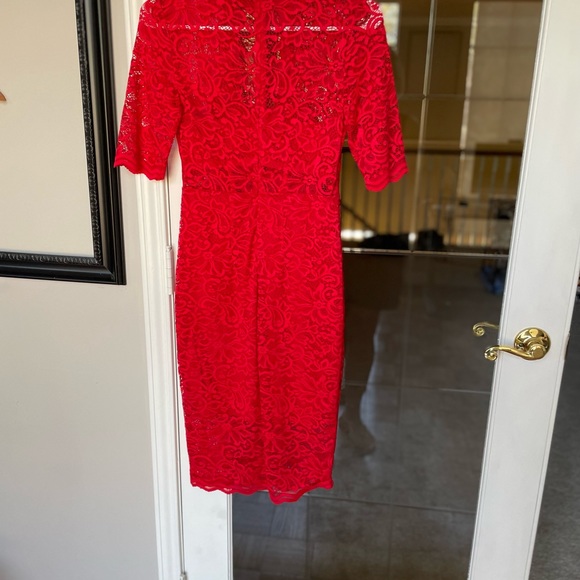 Express red lace dress - Picture 3 of 9